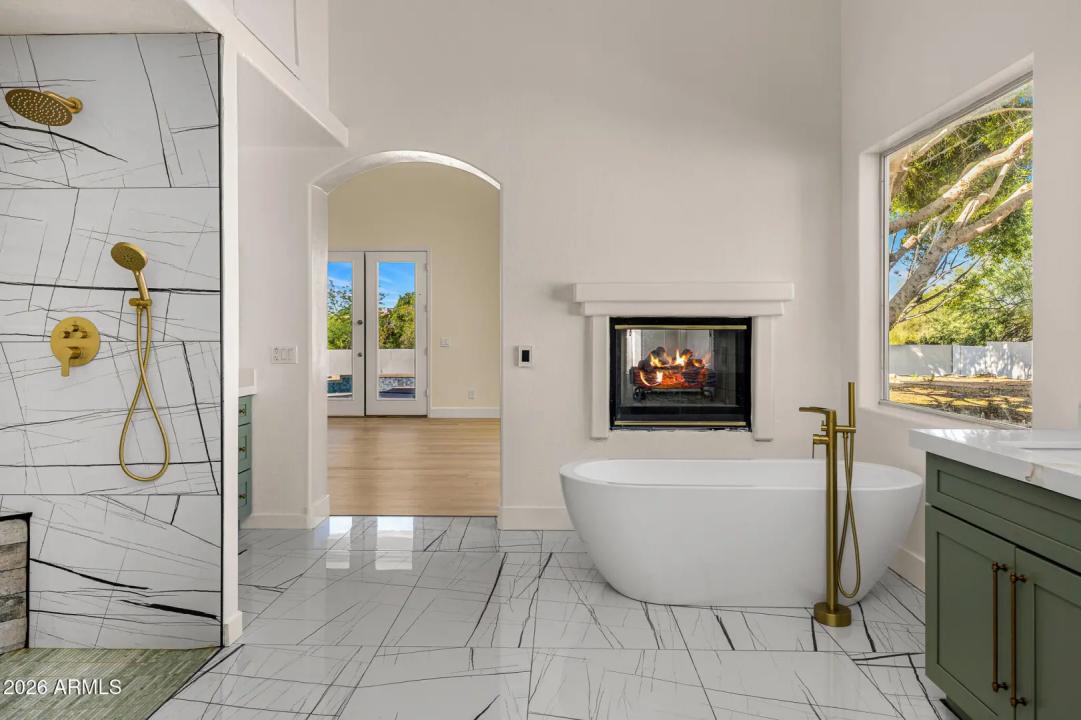 Real Estate Picture 16