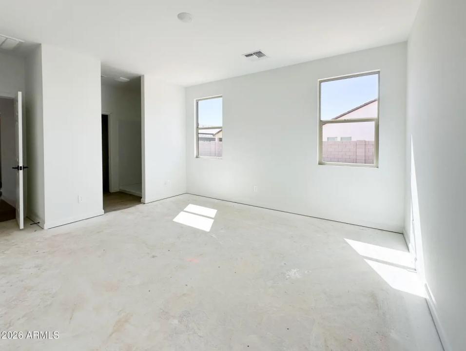 Real Estate Picture 6