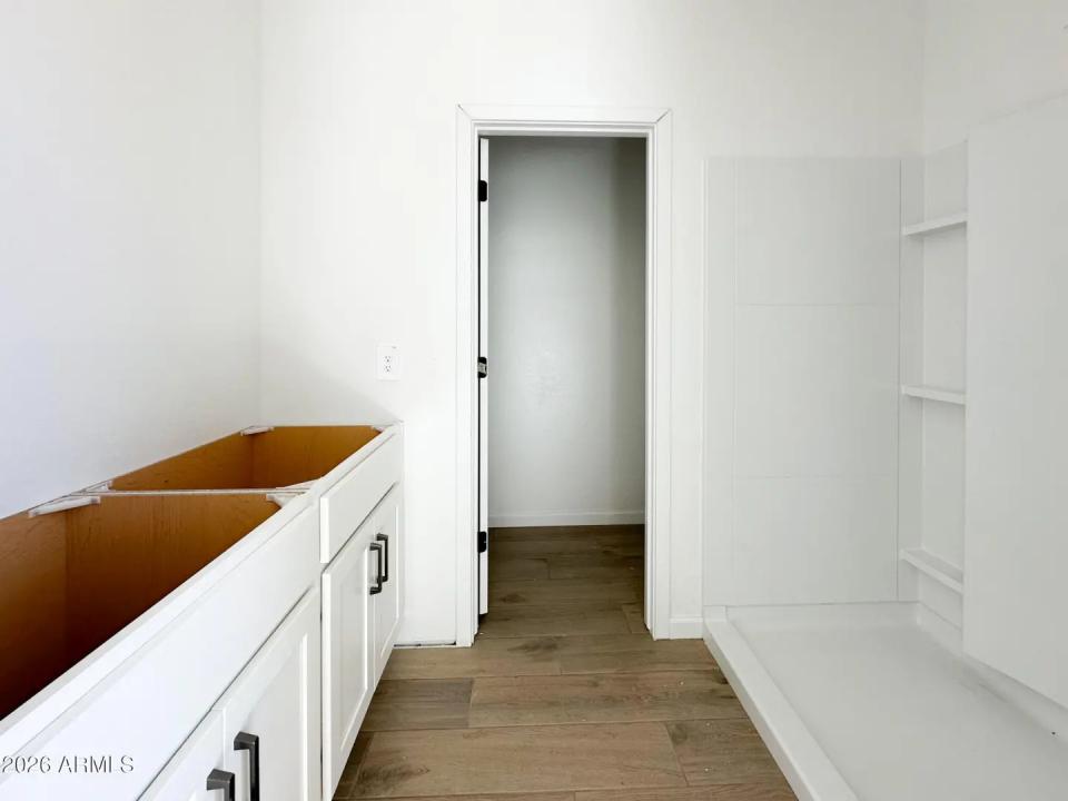 Real Estate Picture 7