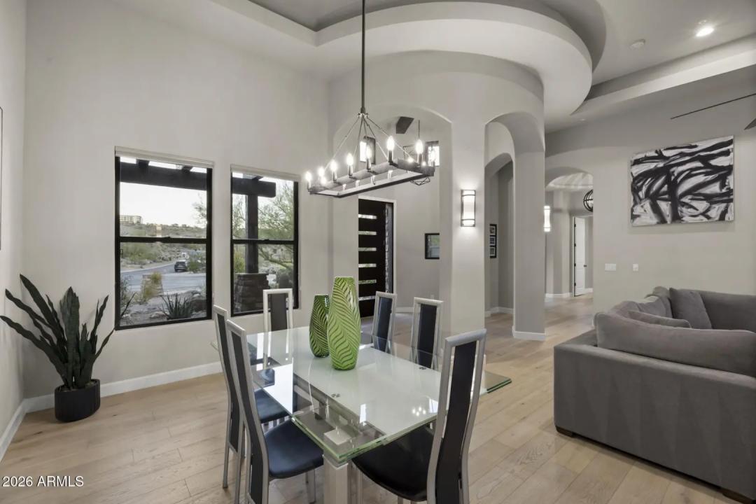 Real Estate Picture 3