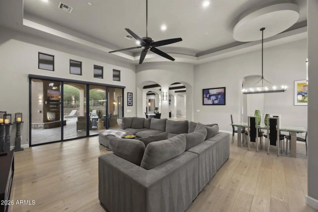 Real Estate Picture 5