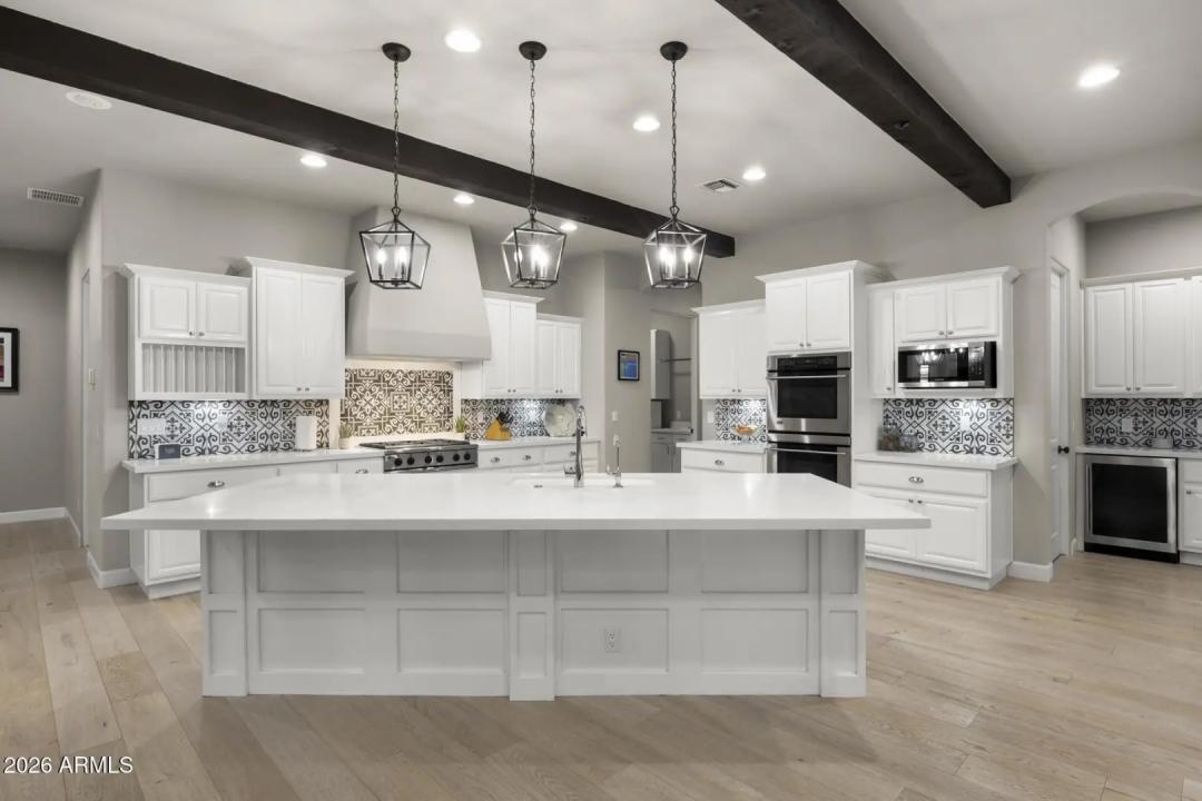 Real Estate Picture 6