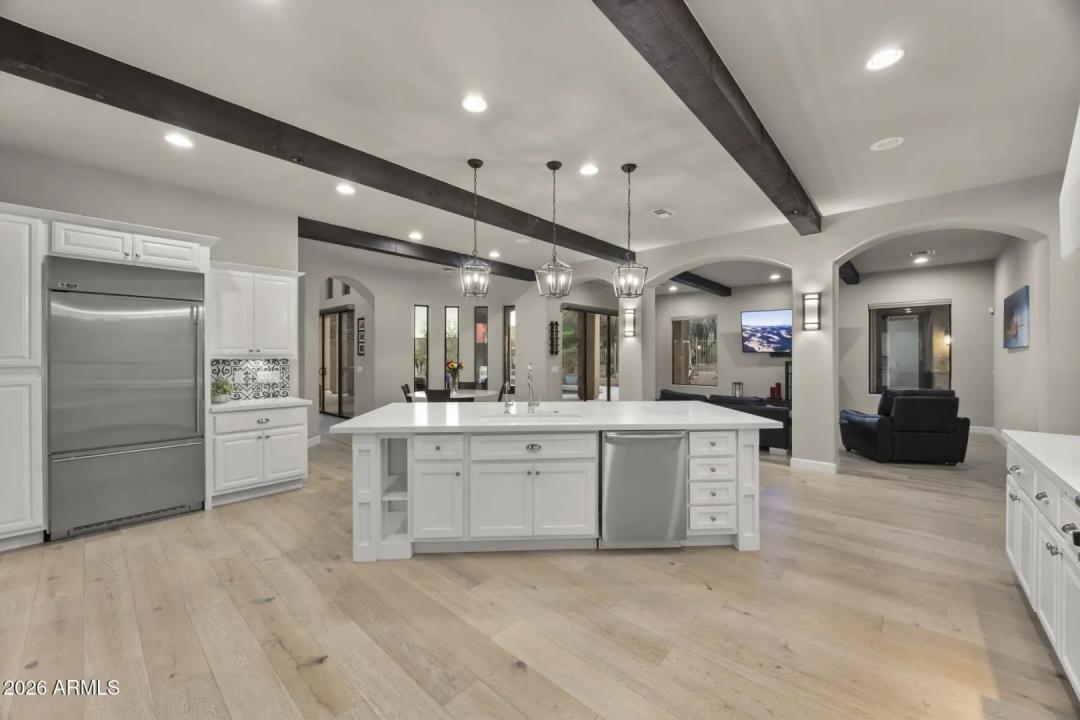 Real Estate Picture 7