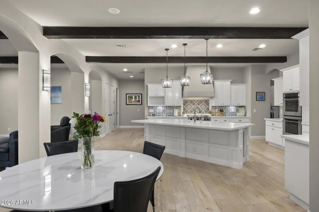 Real Estate Picture 8