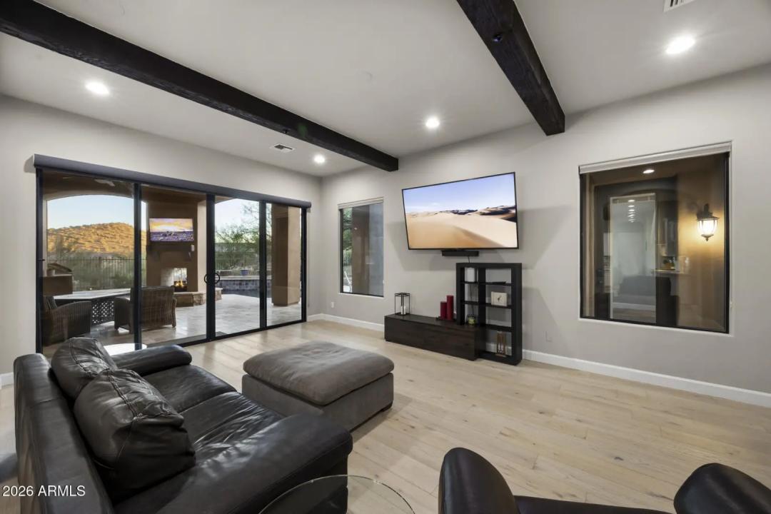 Real Estate Picture 12