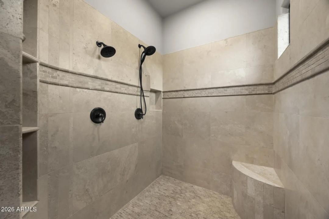 Real Estate Picture 18