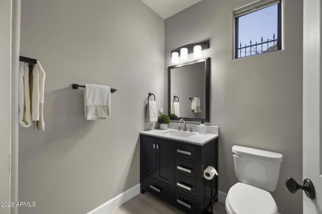 Real Estate Picture 28