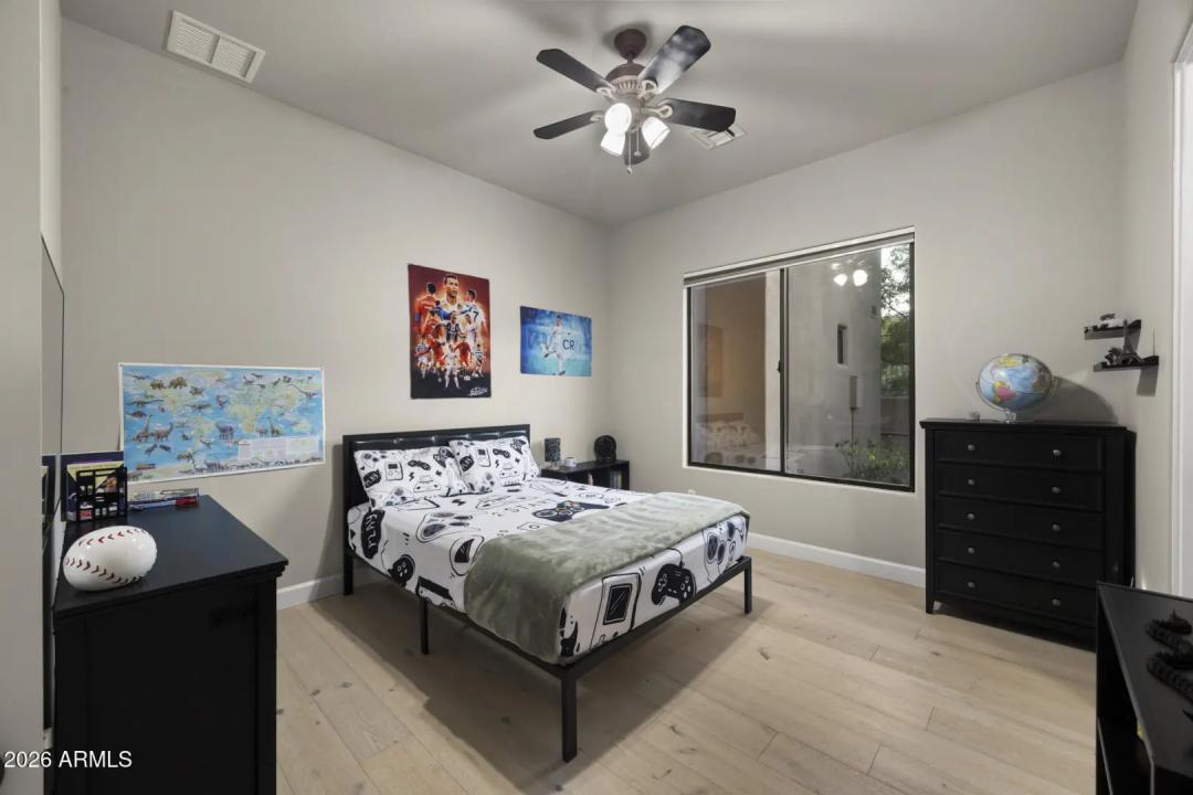 Real Estate Picture 30