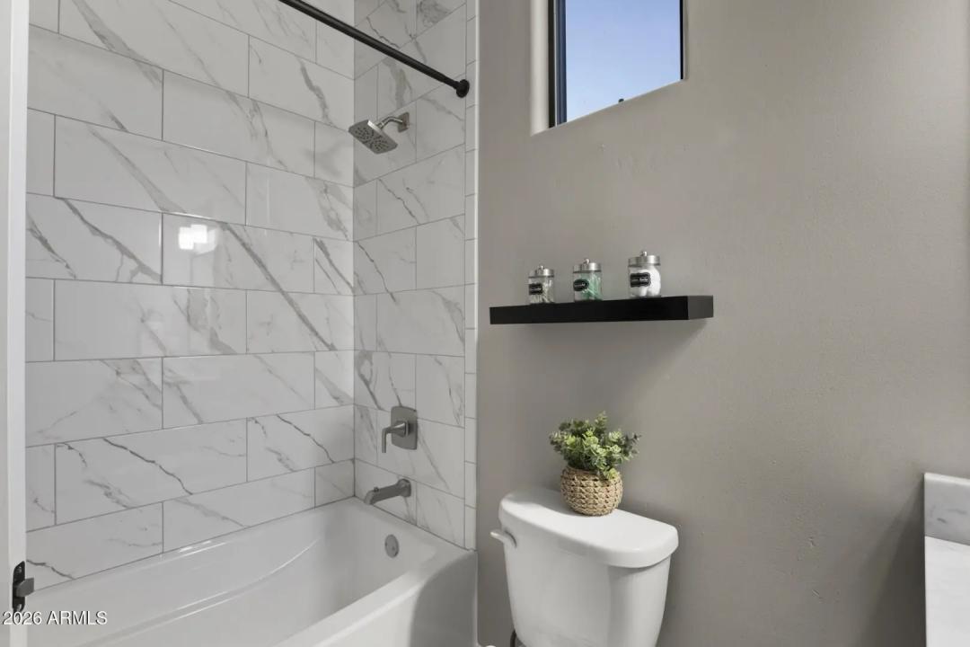 Real Estate Picture 32