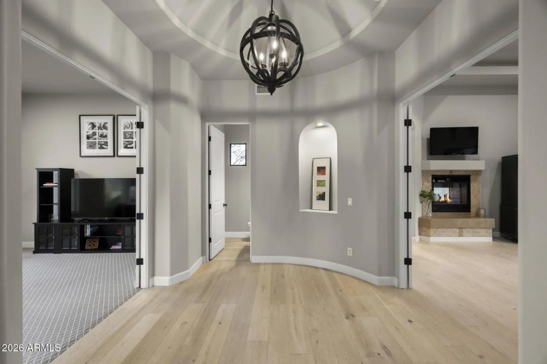 Real Estate Picture 24