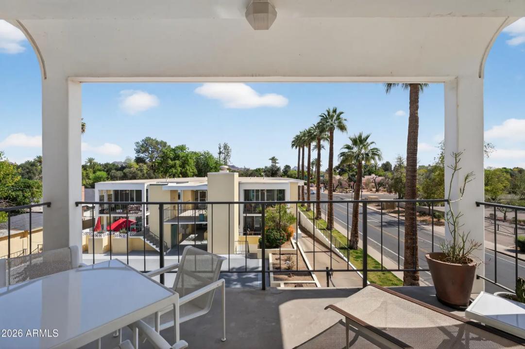 Real Estate Picture 8