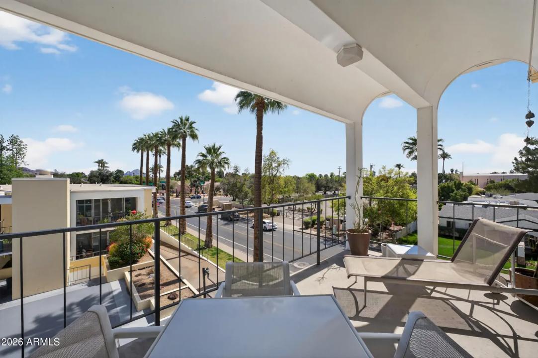 Real Estate Picture 10