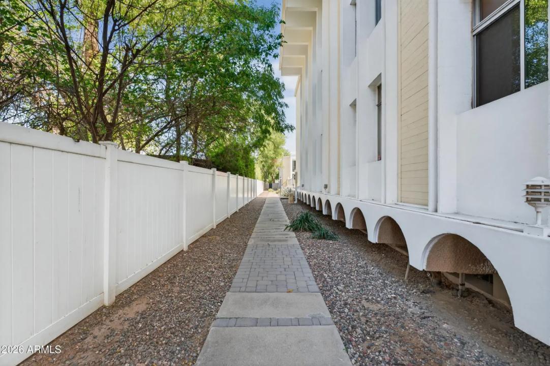 Real Estate Picture 37