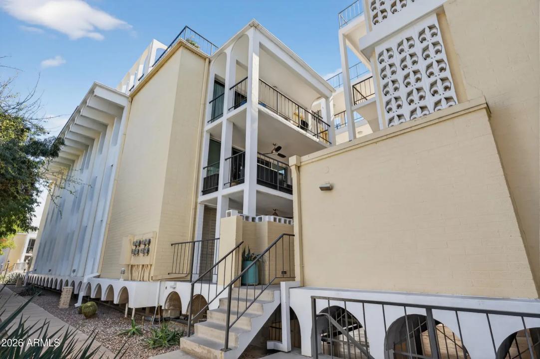 Real Estate Picture 40