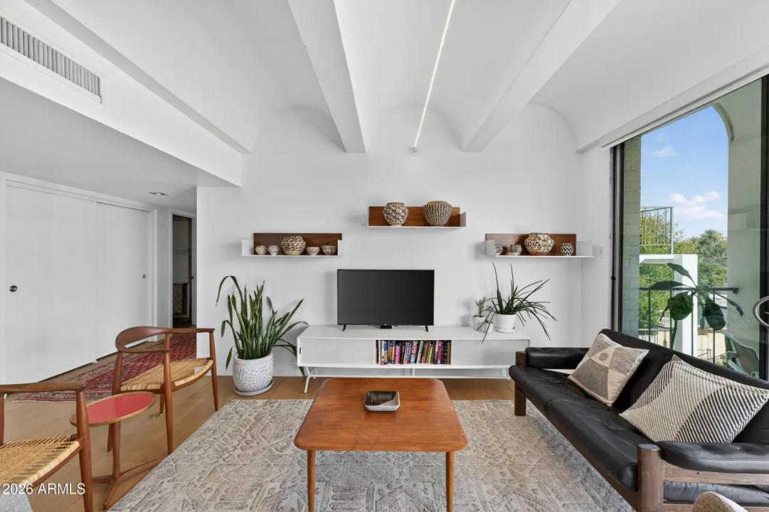 Real Estate Picture 2