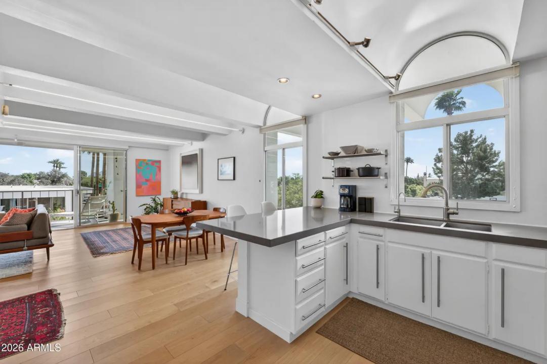 Real Estate Picture 16