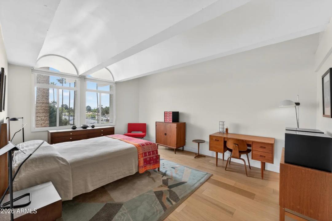 Real Estate Picture 18