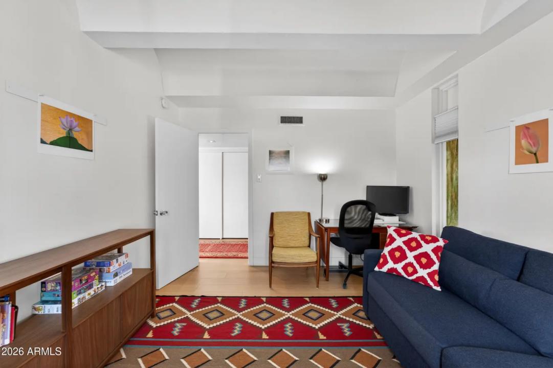 Real Estate Picture 22