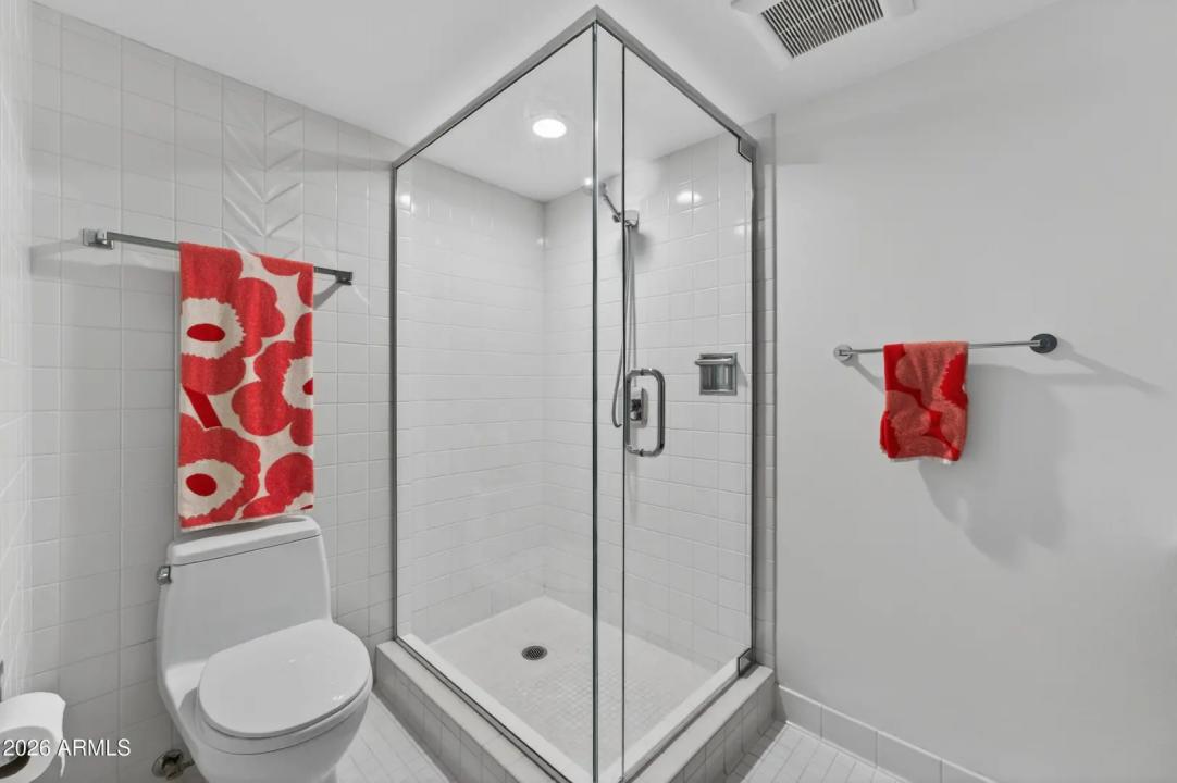 Real Estate Picture 25