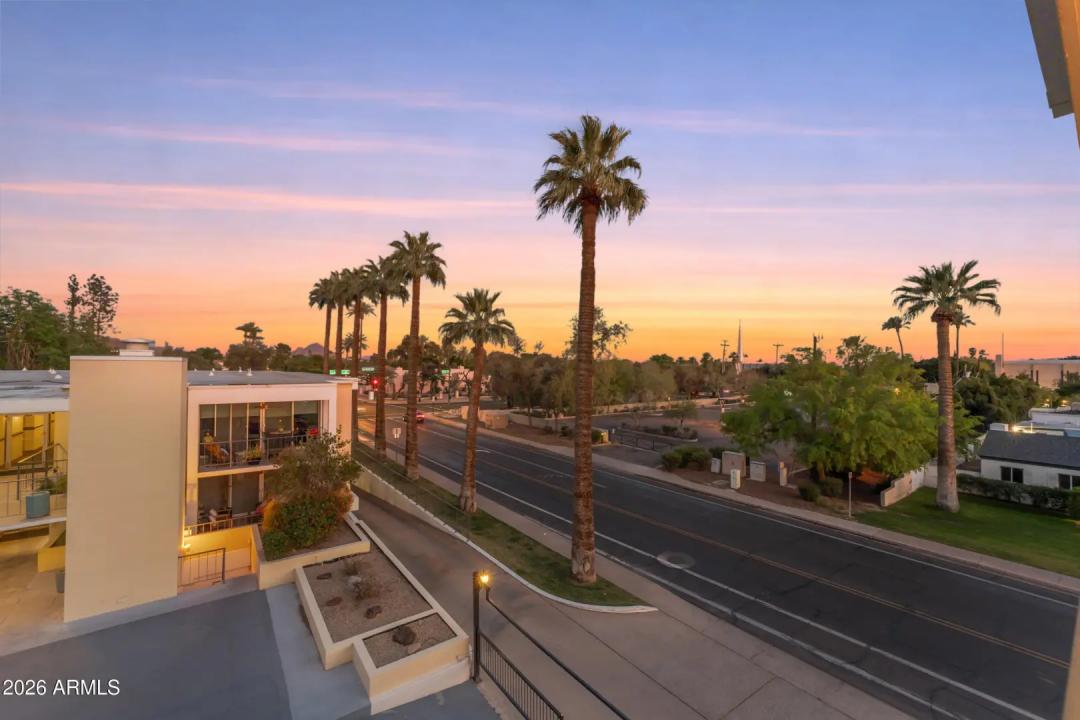 Real Estate Picture 12