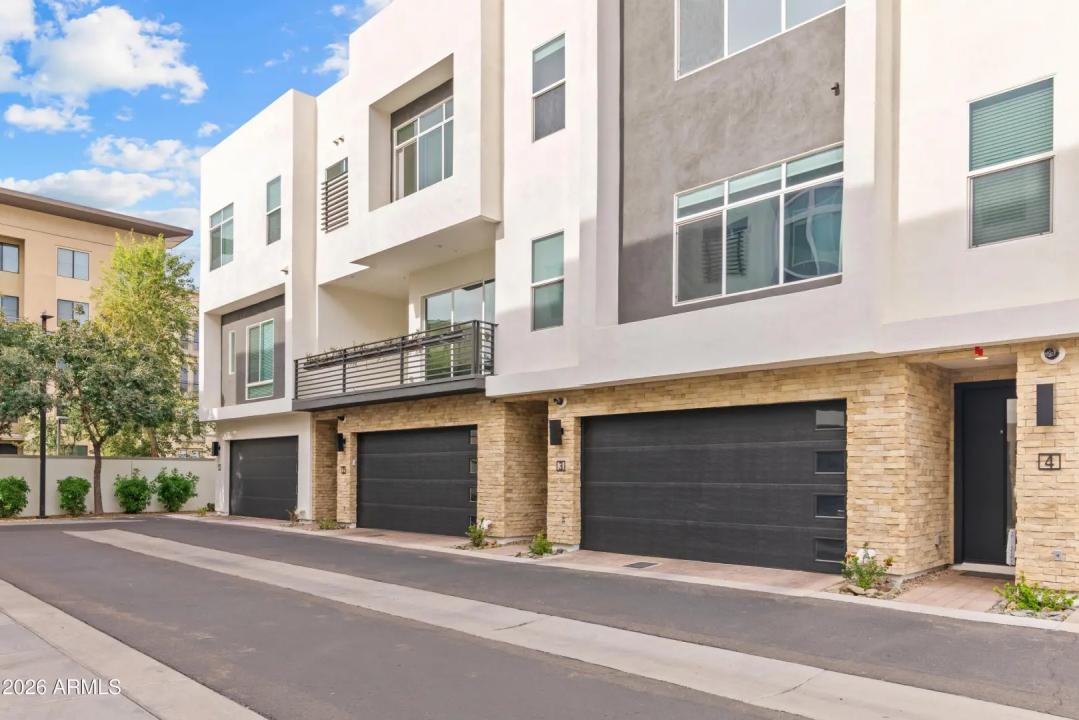 Real Estate Picture 9