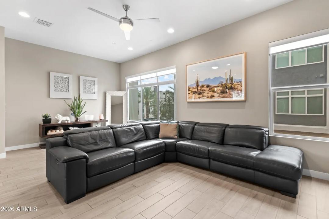 Real Estate Picture 15