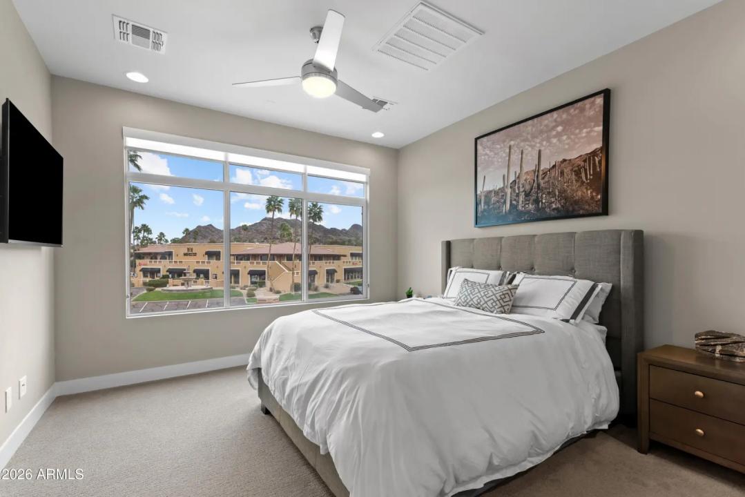 Real Estate Picture 19