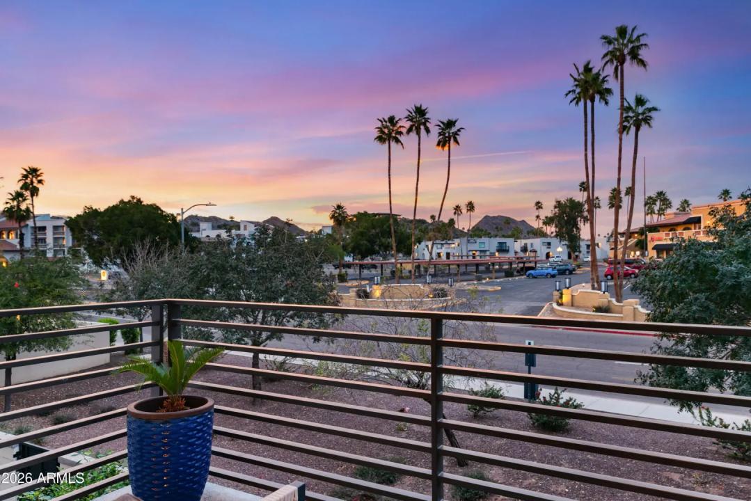 Real Estate Picture 8