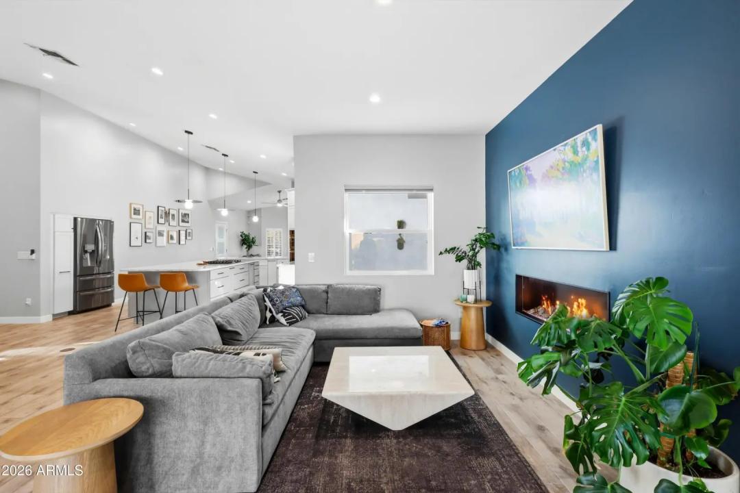 Real Estate Picture 7