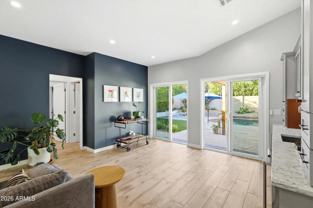 Real Estate Picture 8