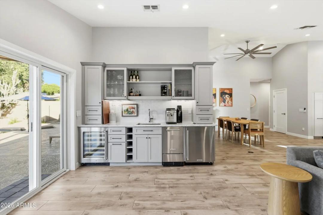 Real Estate Picture 11