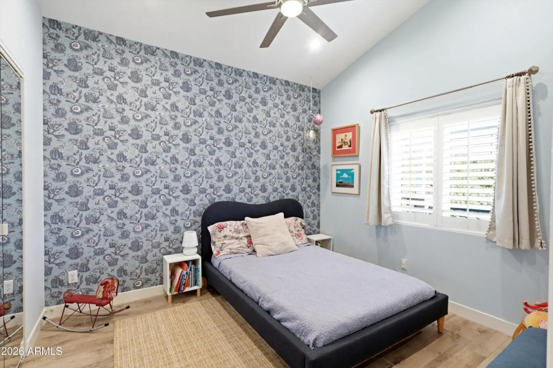 Real Estate Picture 15