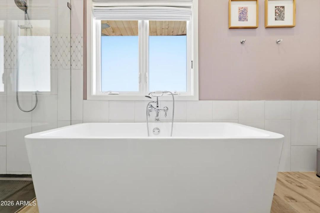 Real Estate Picture 22