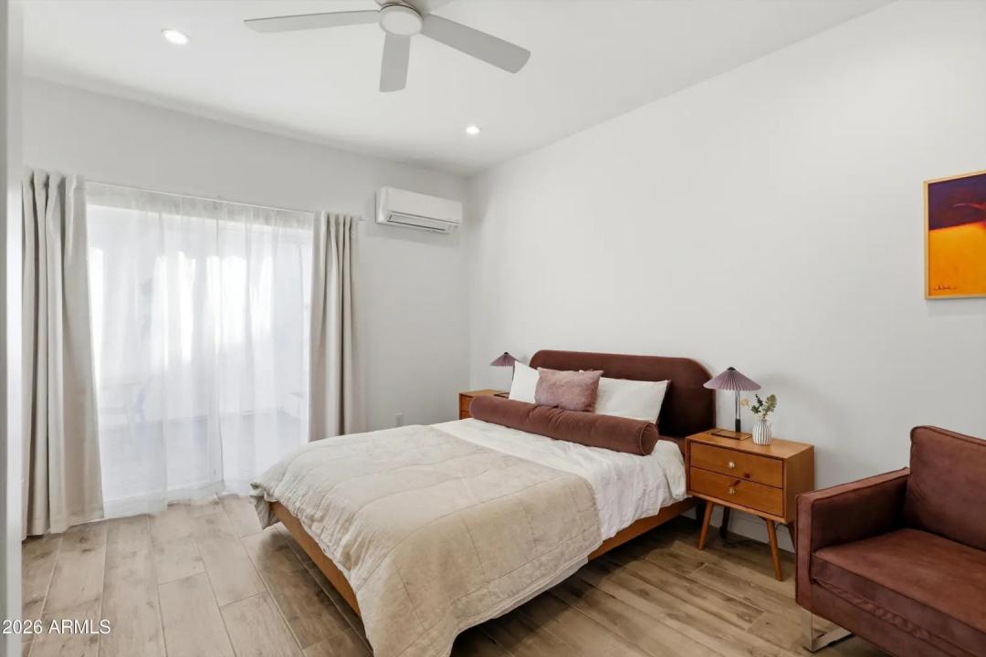 Real Estate Picture 24