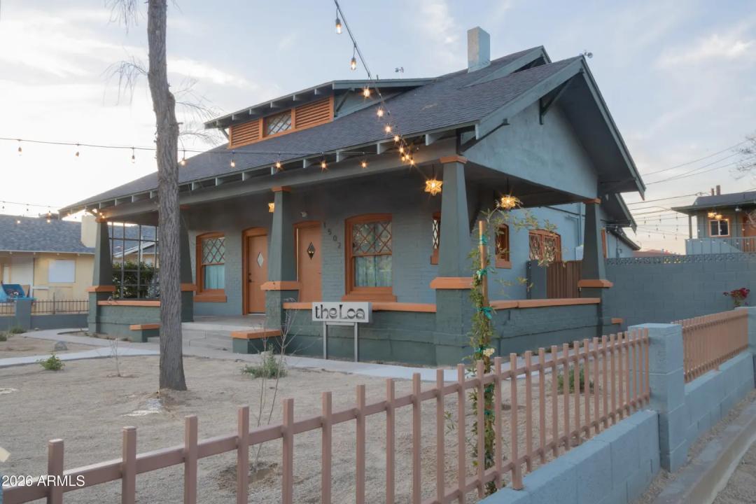 Real Estate Picture 3