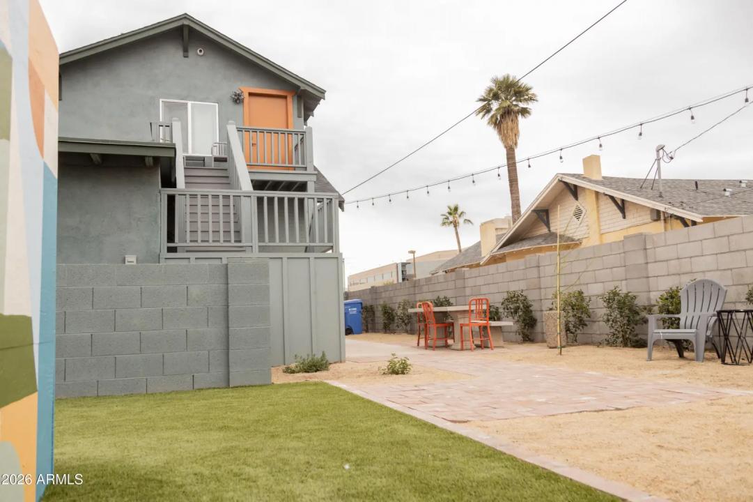 Real Estate Picture 24