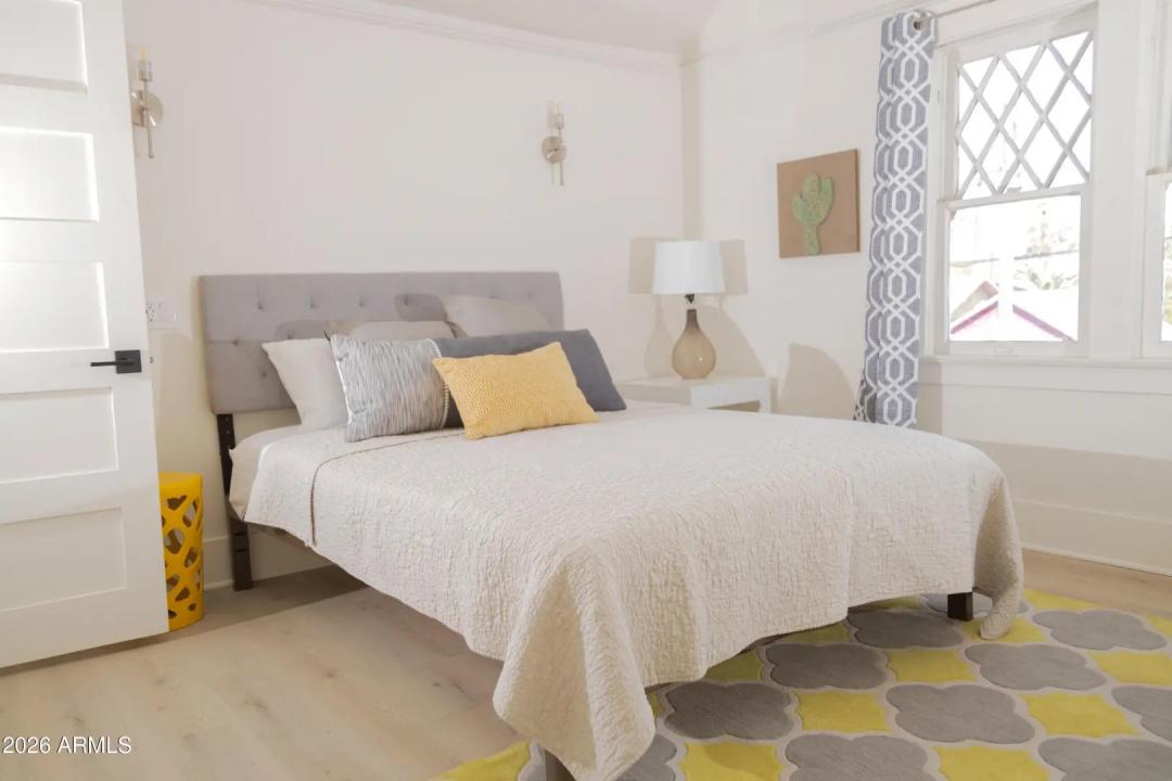 Real Estate Picture 28