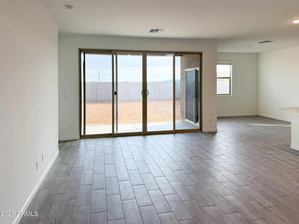 Real Estate Picture 3