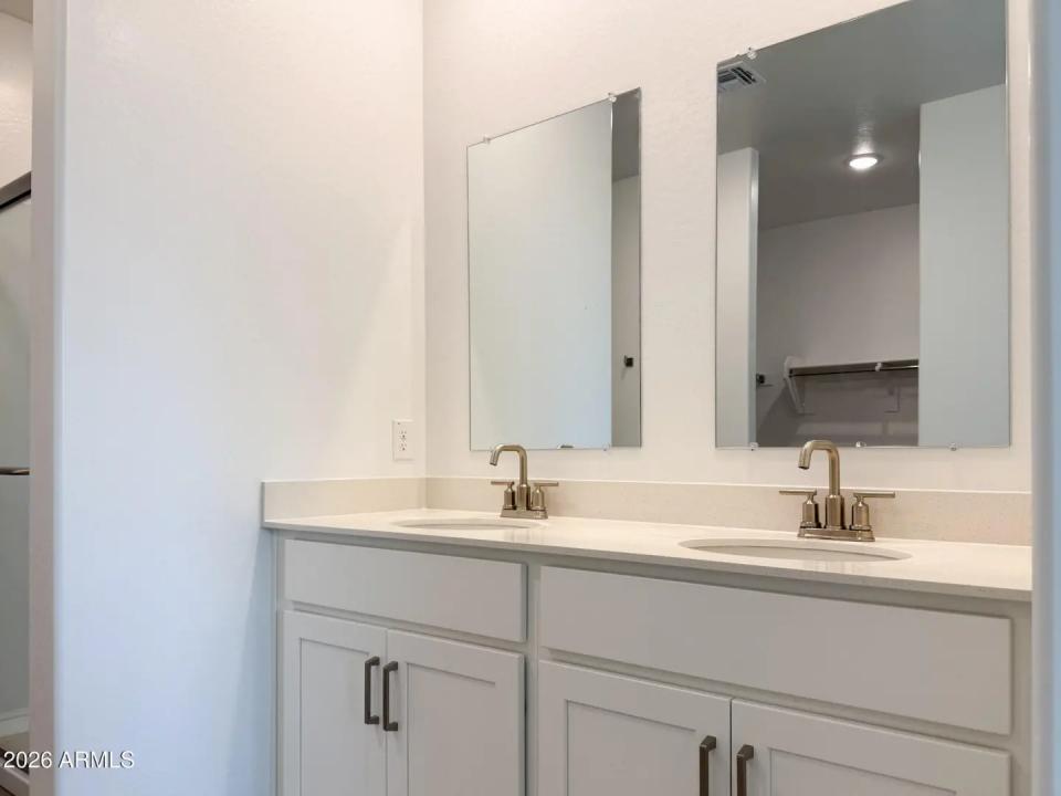 Real Estate Picture 20