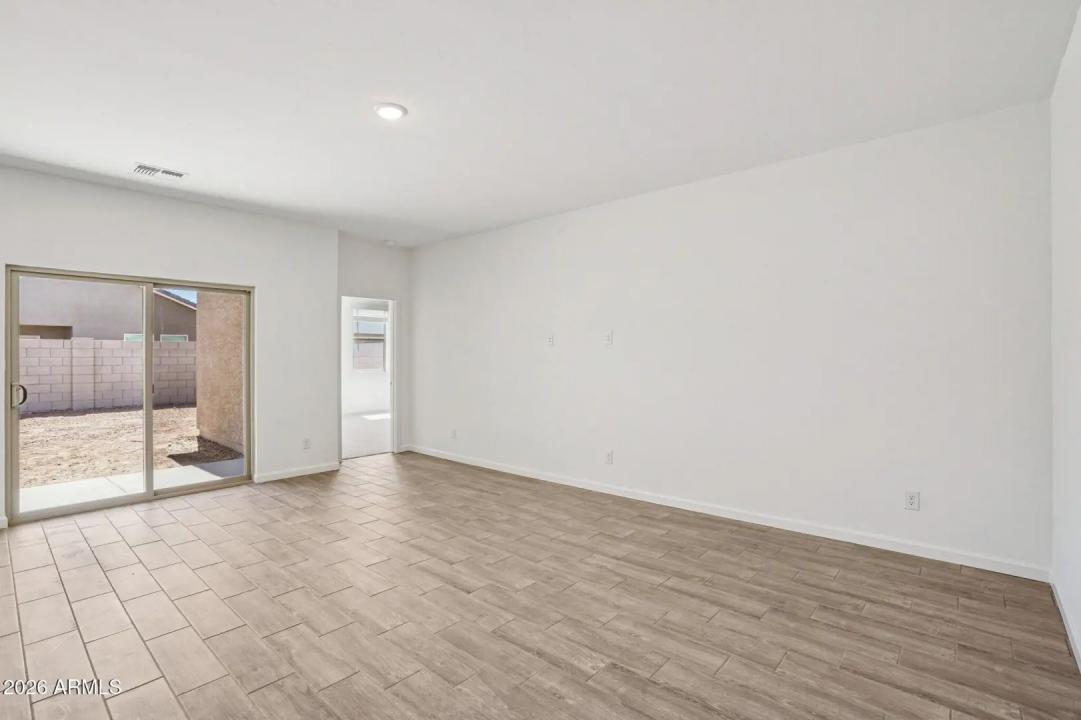 Real Estate Picture 6