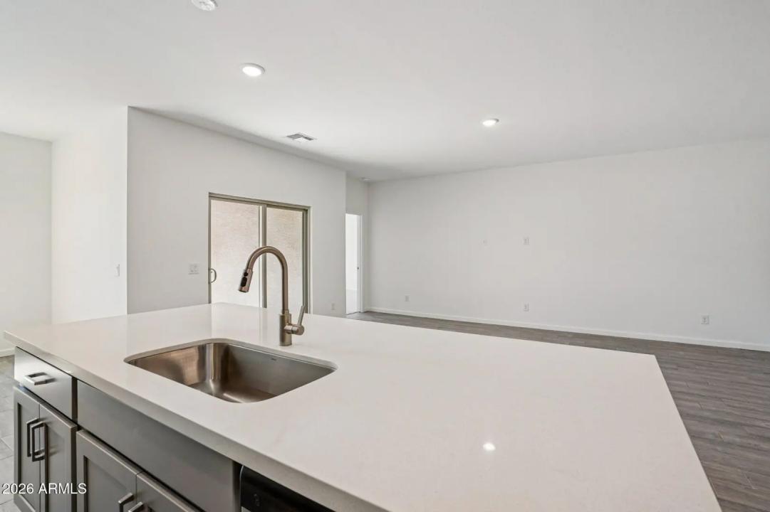 Real Estate Picture 12