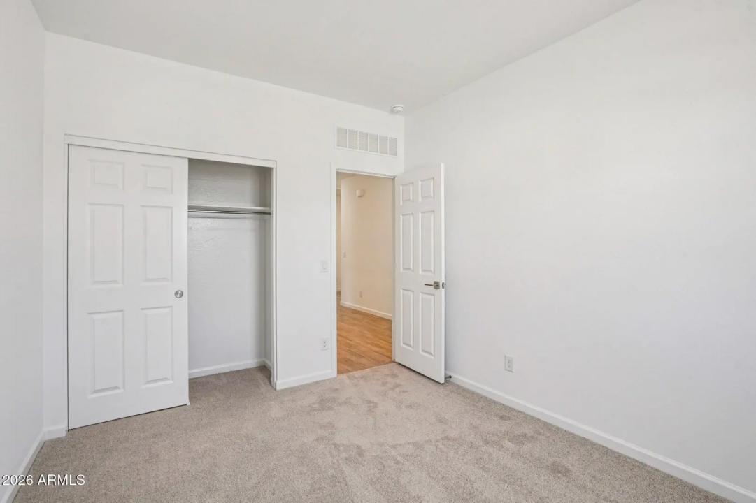 Real Estate Picture 14