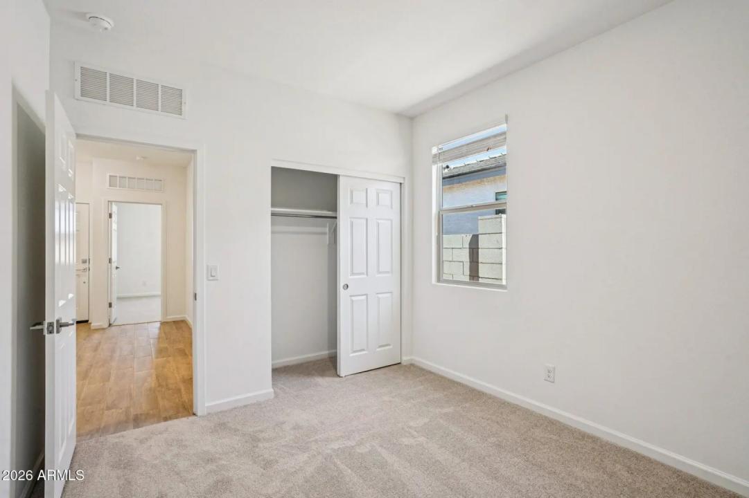 Real Estate Picture 17