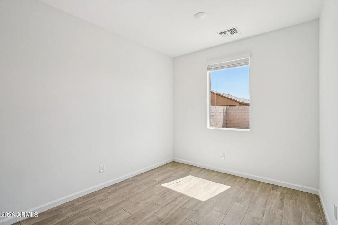 Real Estate Picture 21