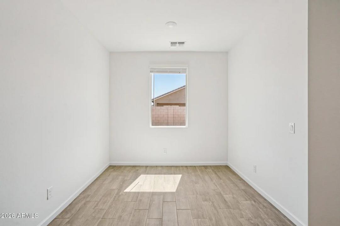 Real Estate Picture 22