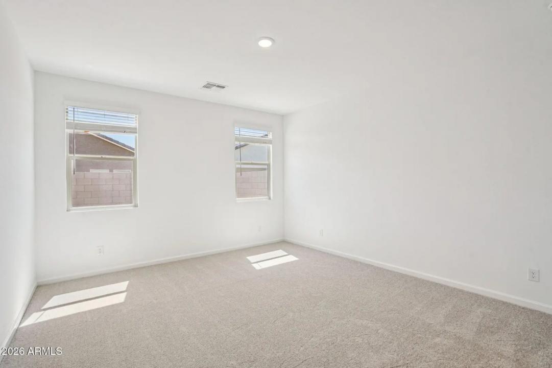 Real Estate Picture 23