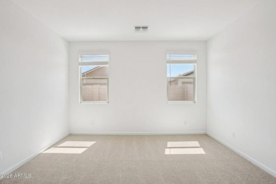 Real Estate Picture 24