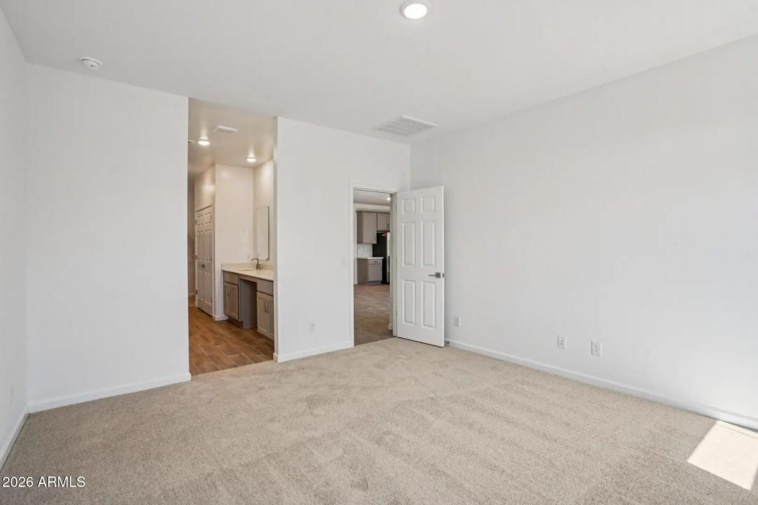 Real Estate Picture 25