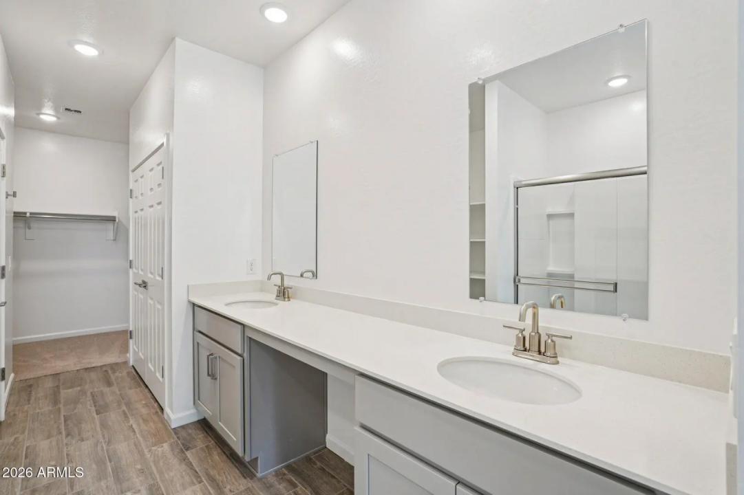 Real Estate Picture 26