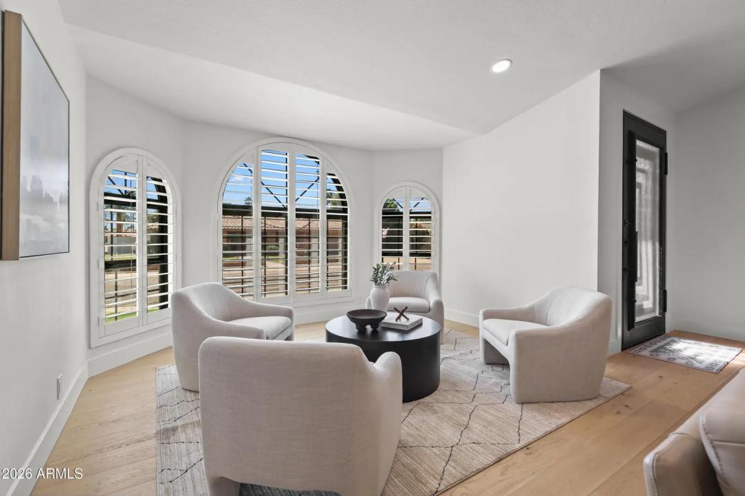 Real Estate Picture 7